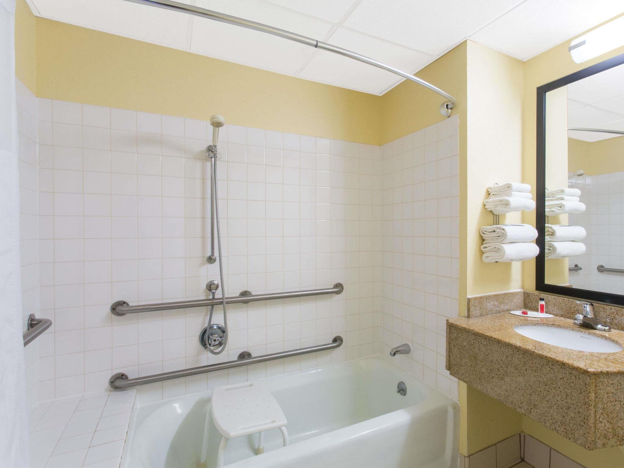 Days Inn By Wyndham Leominster/Fitchburg Area Kültér fotó